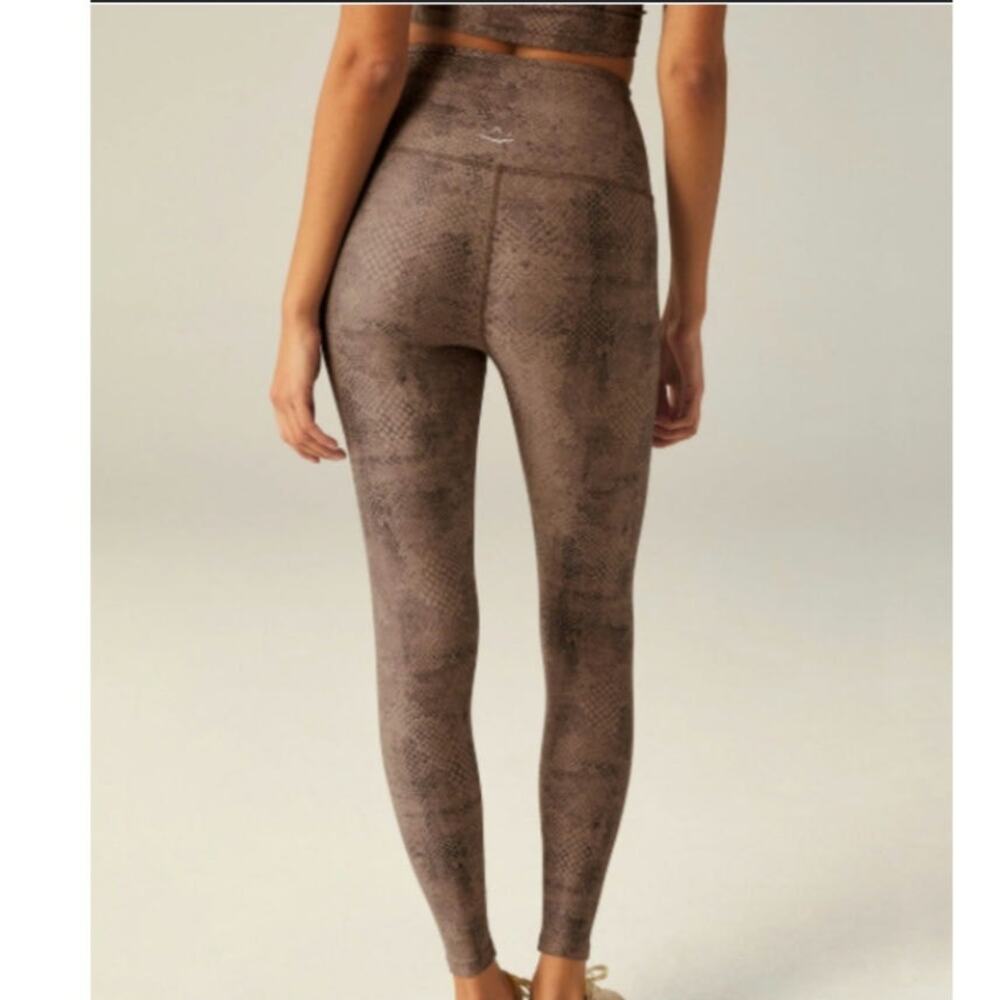 Beyond Yoga Caught in The Midi Size: M